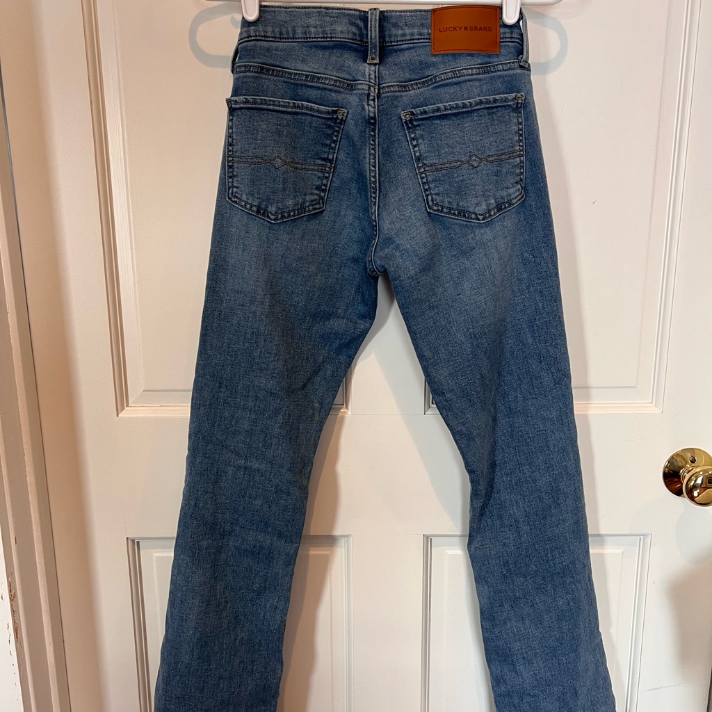 Lucky Brand Womans Classic Denim Bootcut Jeans